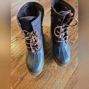 Sperry Women’s Saltwater Duck Boots – Size 8